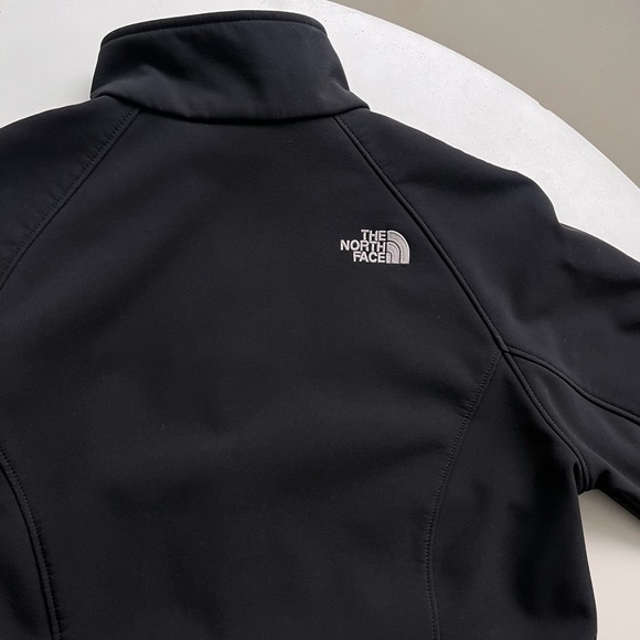 SOLD - The North Face Apex Bionic Women’s Soft Shell Jacket in Black Size Small - Picture 8 of 12